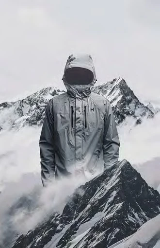 公司资料中的户外功能服饰场景